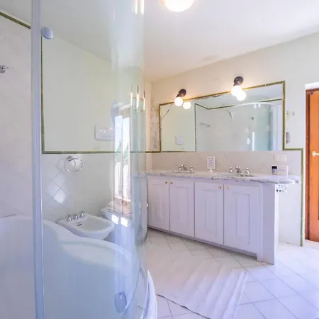 Villa Faccioli Magnolia And Oleandro With Shared Pool - Happy *