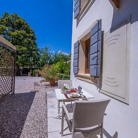 Villa Faccioli Magnolia And Oleandro With Shared Pool - Happy