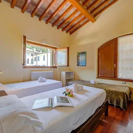 Villa Faccioli Magnolia And Oleandro With Shared Pool - Happy